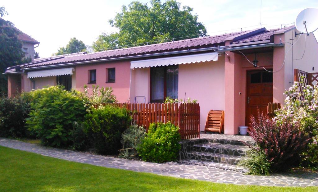 Bungalovy Natura Trávnica Kamer foto