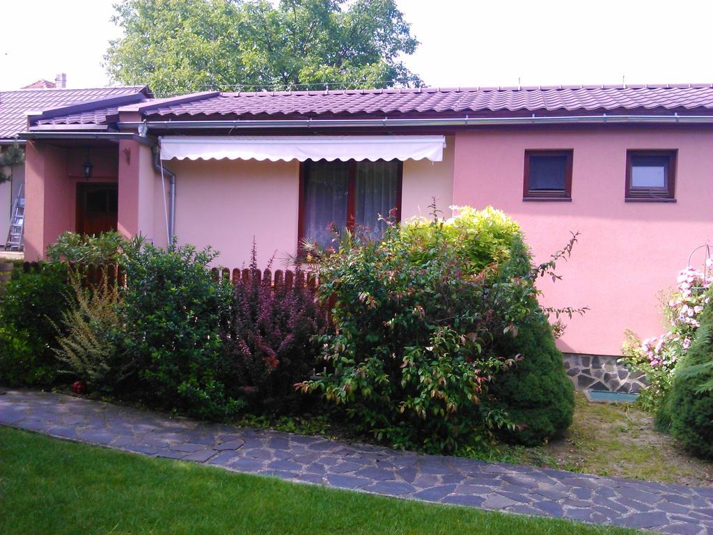 Bungalovy Natura Trávnica Kamer foto